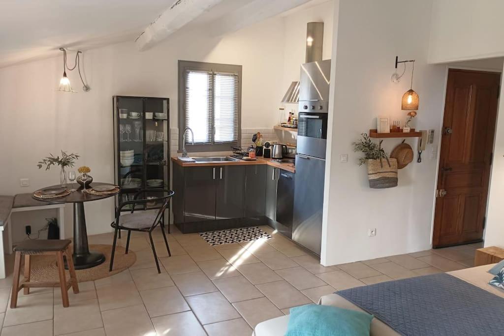 Vue Imprenable Sur La Sorgue Apartment ลีล-ซูร์-ลา-ซอร์ก ภายนอก รูปภาพ